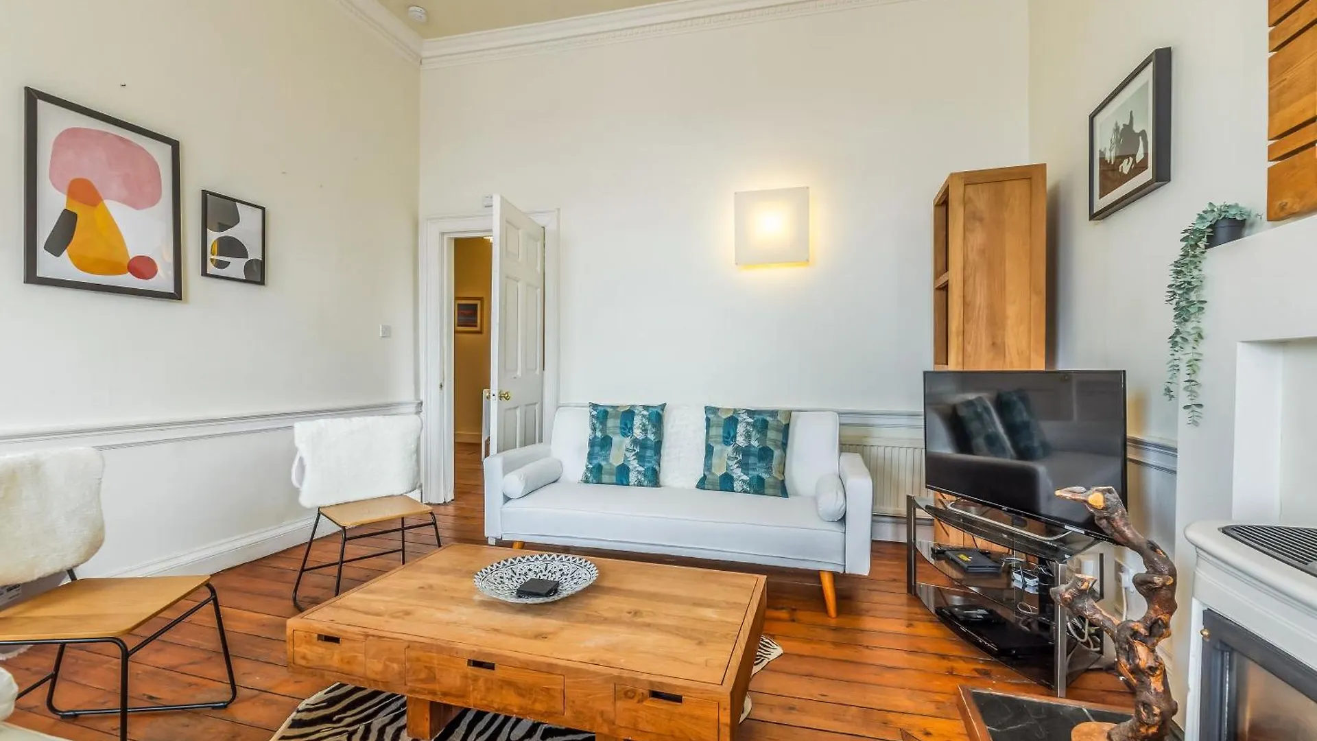 Apartament Large Super Central 3 Bed -Princes Street, Parking Edynburg