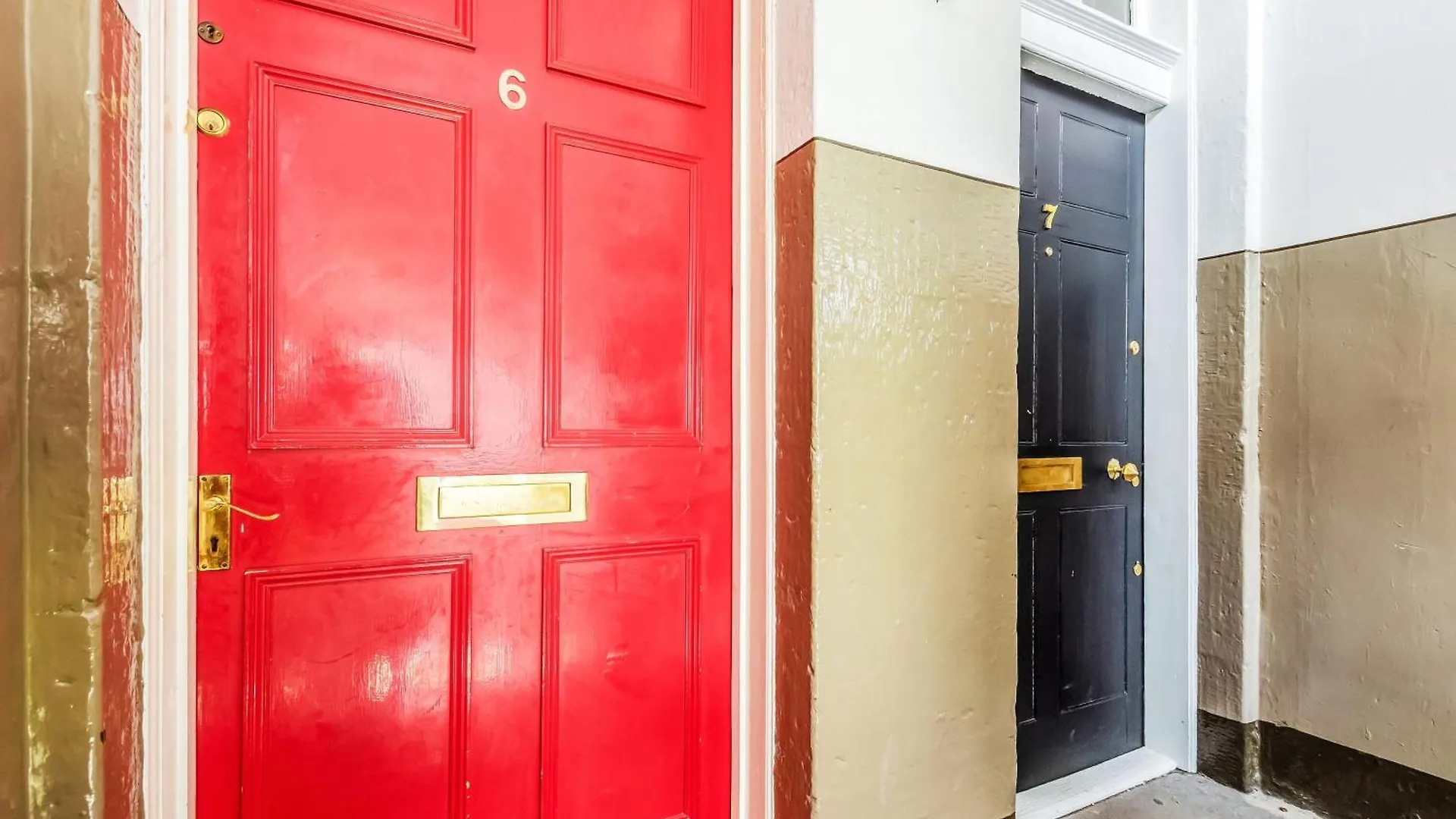 Large Super Central 3 Bed -Princes Street, Parking Edinburgh Apartment