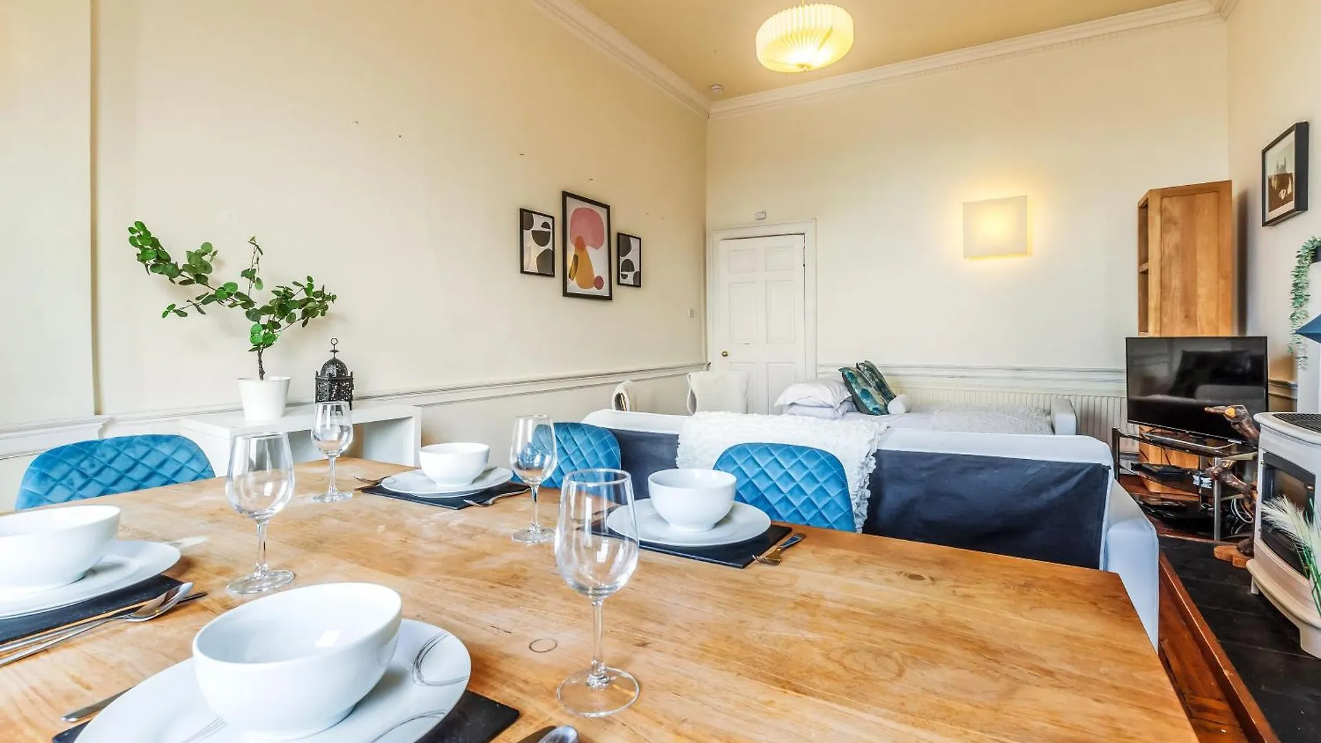 Apartment Large Super Central 3 Bed -Princes Street, Parking Edinburgh