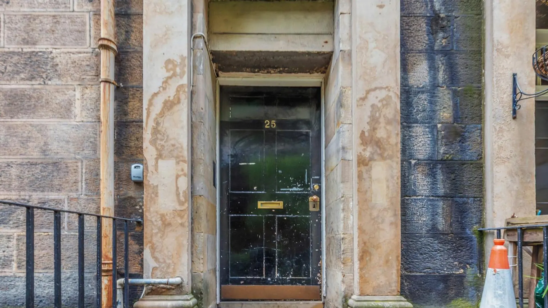 Large Super Central 3 Bed -Princes Street, Parking Edinburgh 0*,