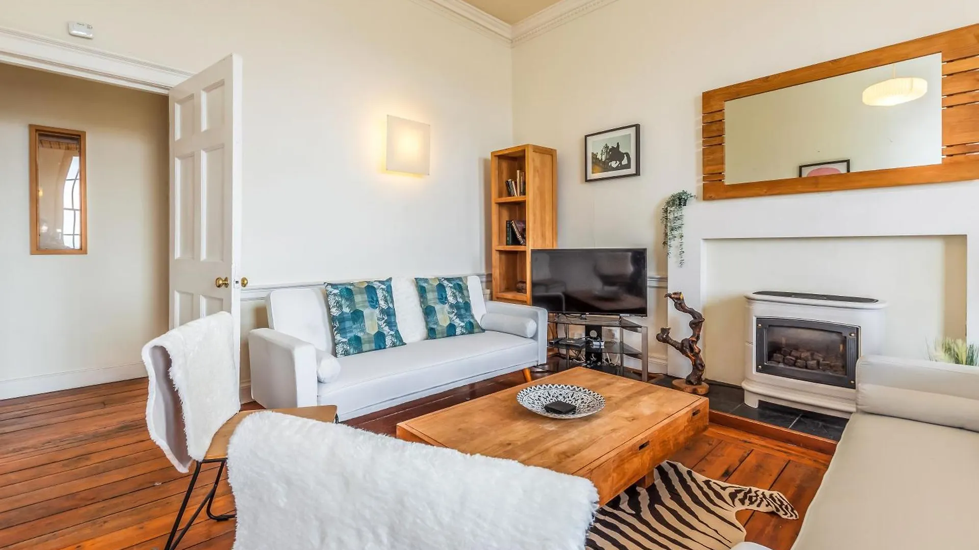 Apartament Large Super Central 3 Bed -Princes Street, Parking Edynburg